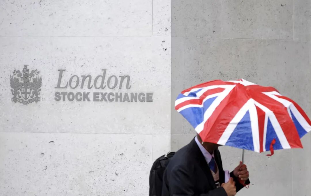 英镑GBPUSD后市暗藏变数!英国工资通胀顽固,房价下跌与全球债市抛售加剧压力