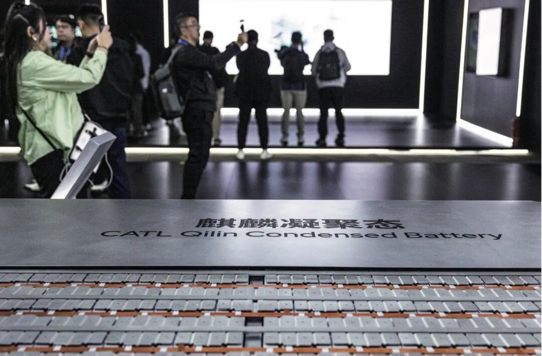 “宁王”的九月围城:国内乘用车市场对宁德时代的毛利贡献不足四成