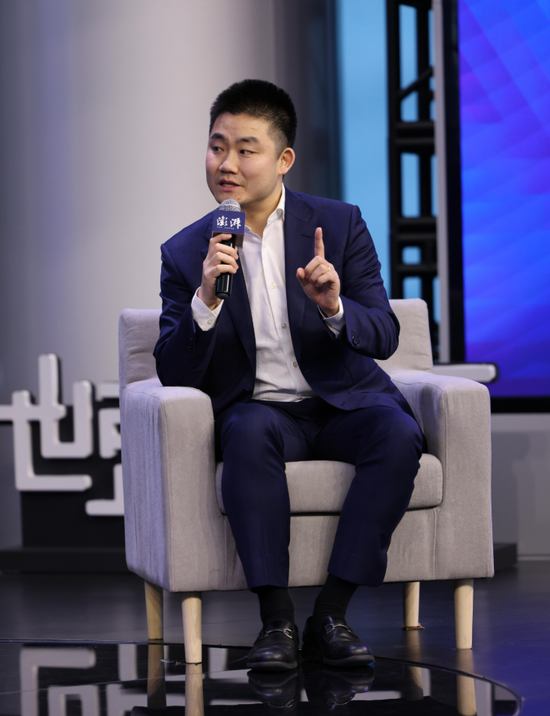 基金三季报交卷:谁赚的最猛,谁亏得最惨?