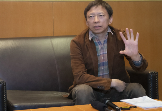 搜狐市值只剩3.5亿美元,可公司账上却有12亿现金,张朝阳宁可错过短视频等风口,也不多花每一分钱