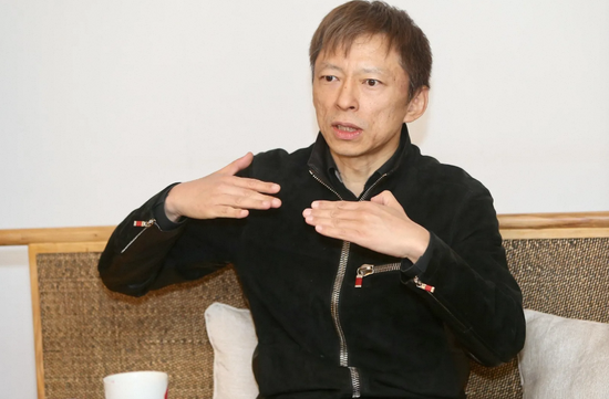 搜狐市值只剩3.5亿美元,可公司账上却有12亿现金,张朝阳宁可错过短视频等风口,也不多花每一分钱